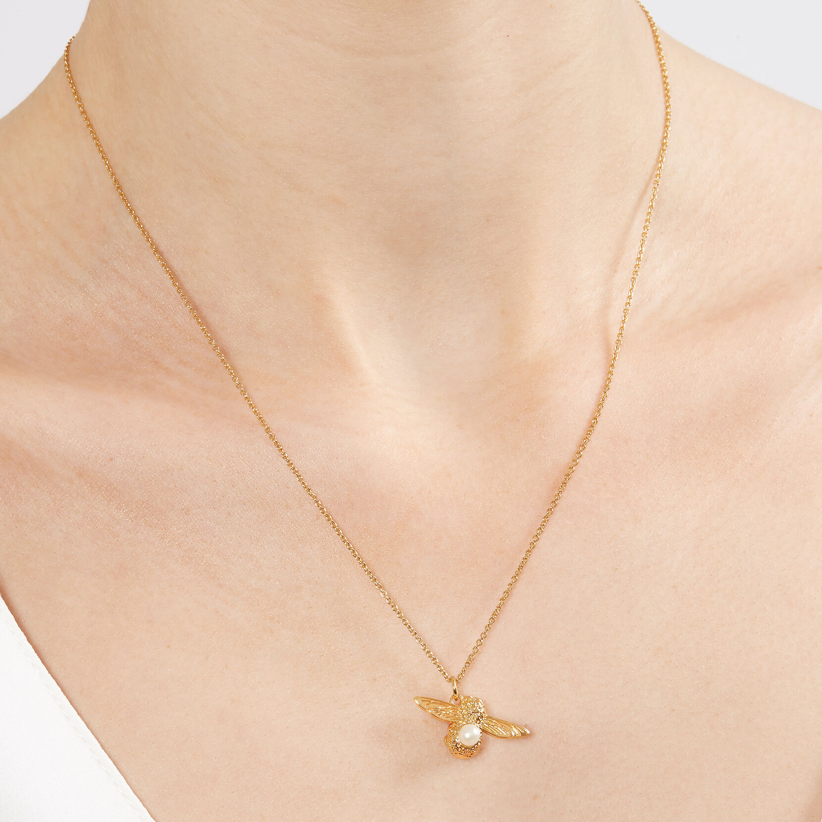 Pearl Bee Pendant Women's Necklace