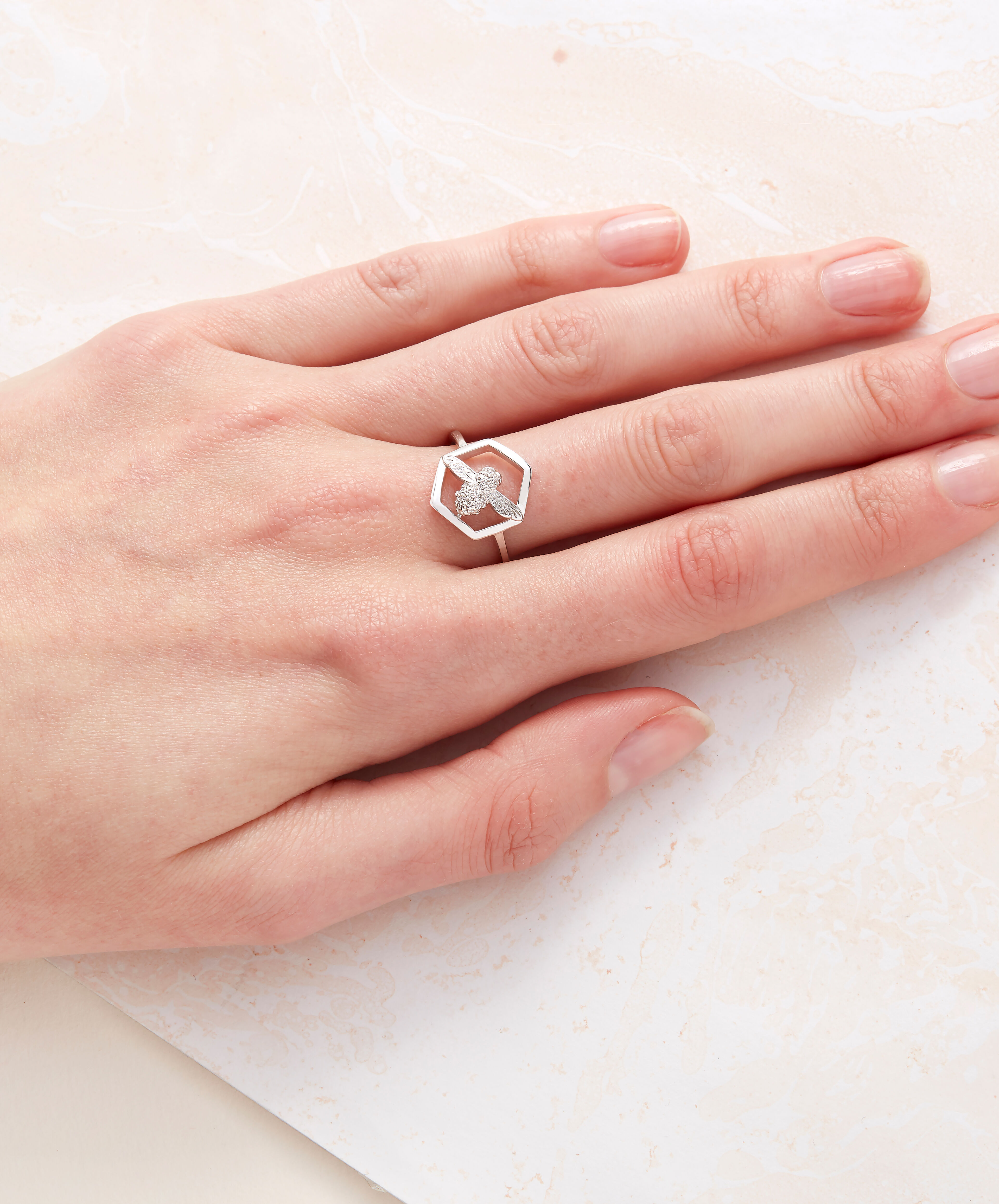 Honeycomb bee ring sale