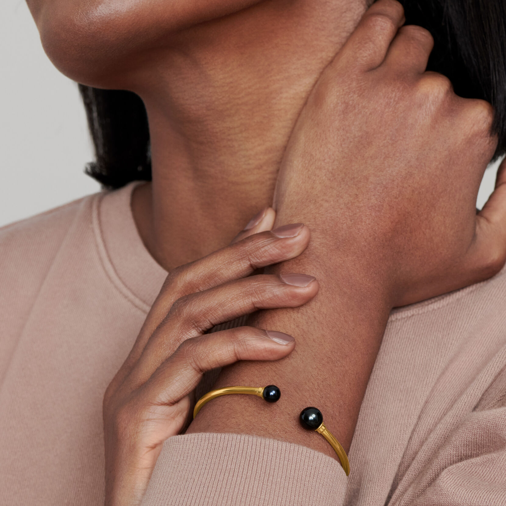 Pearl Motif Women's Bangle