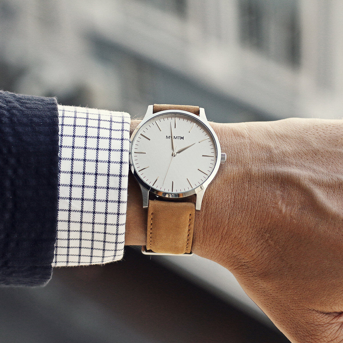 40mm watch on wrist online