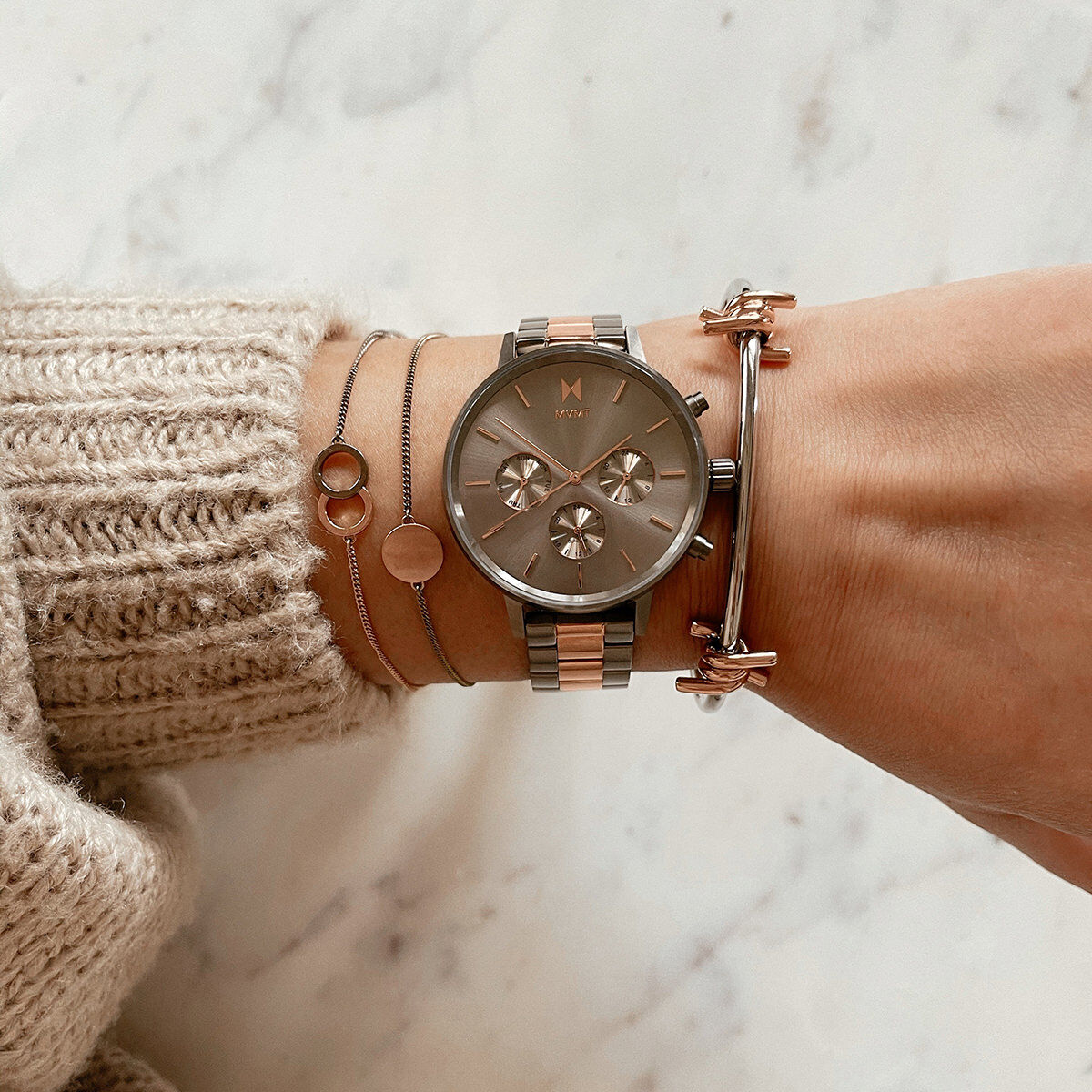 Locked Ring Chain Women s Bracelet