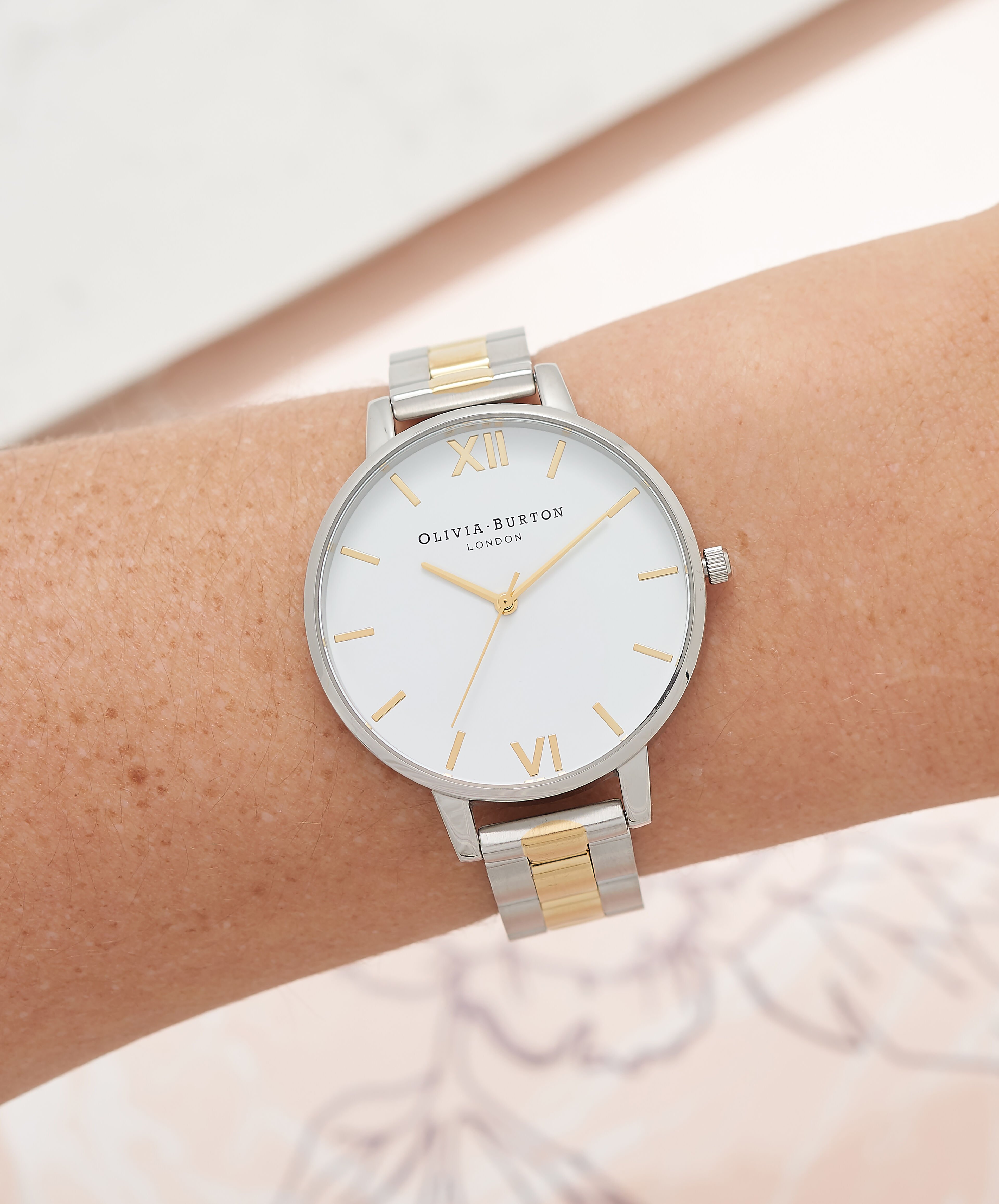 Olivia burton ob16cs12 discount