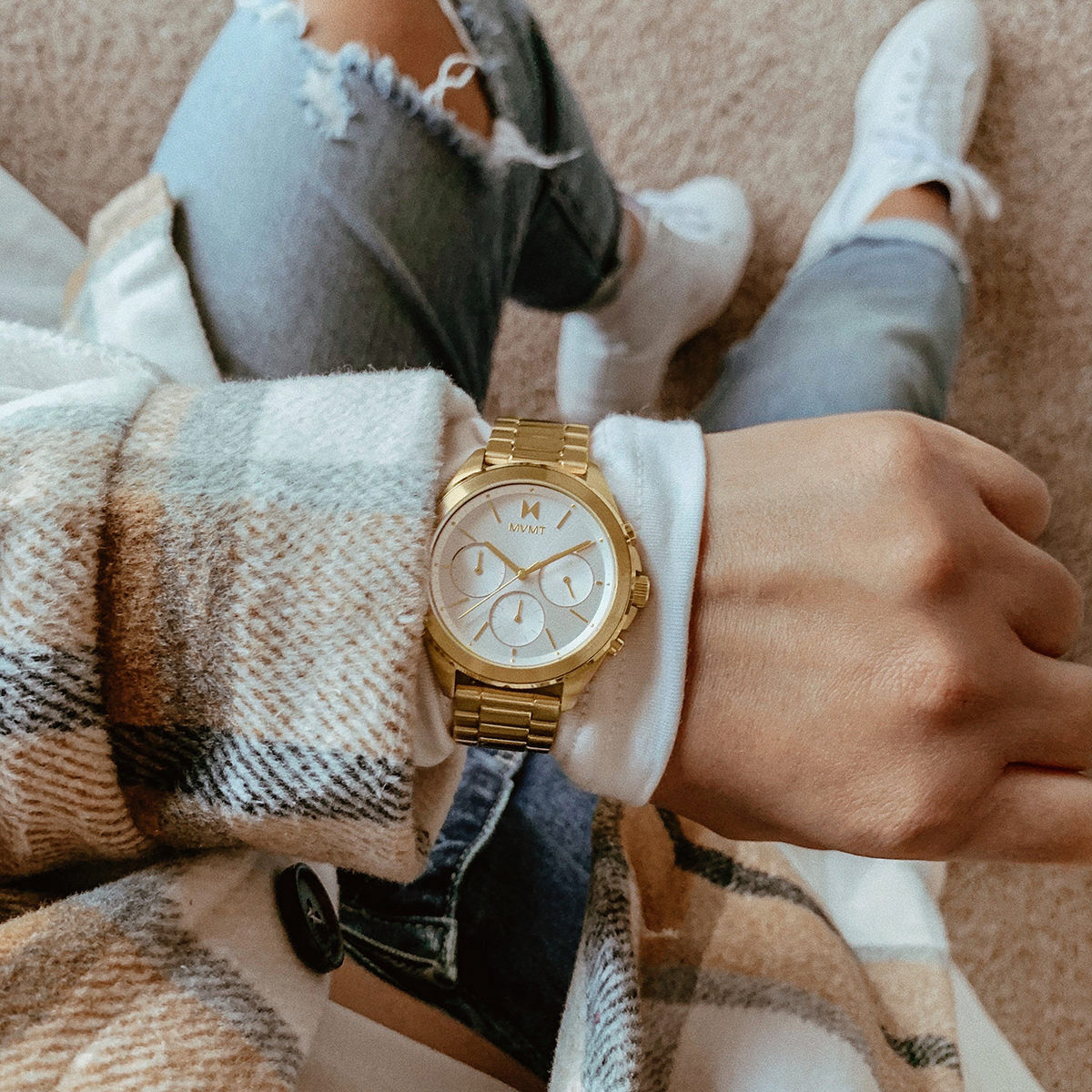 39mm watch on woman's wrist discount